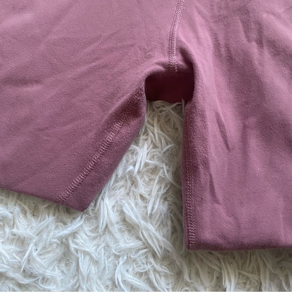 Aritzia TNA Leggings - Picture 5 of 9